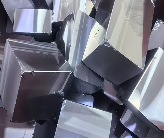 標(biāo)題：單晶硅方棒料
瀏覽次數(shù)：404
發(fā)表時間：2025-05-27